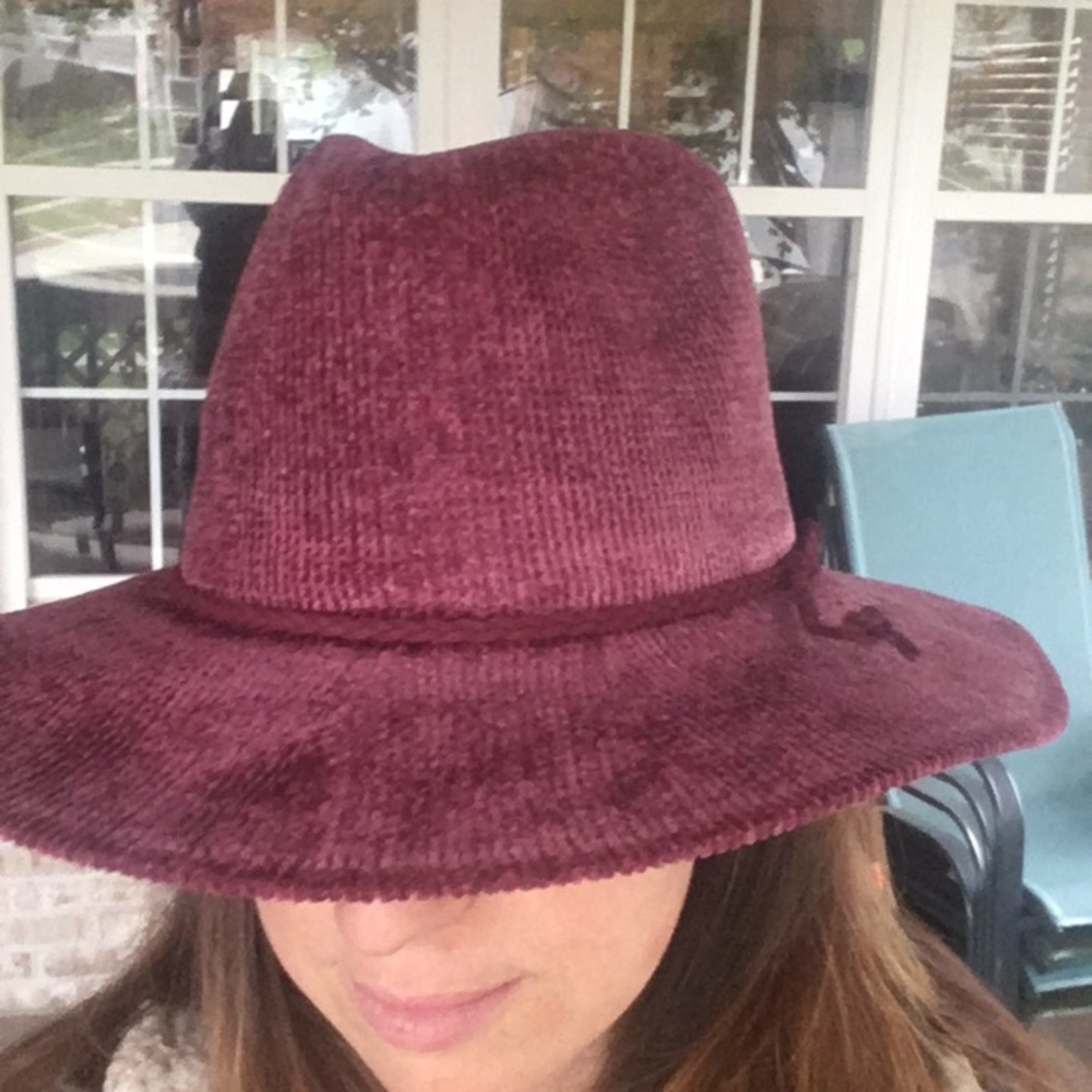 El dorado Knit Fedora Wine/Dark Chocolate NWT